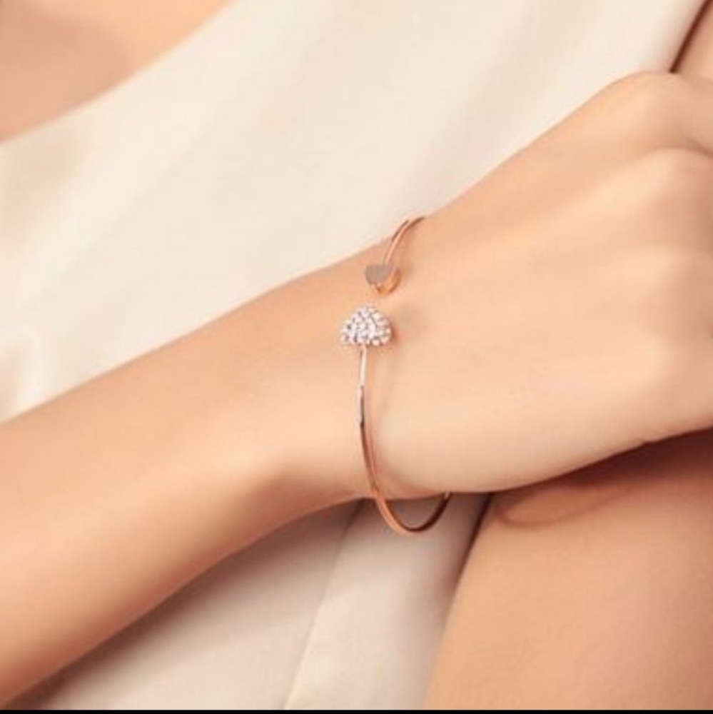 Heart Bracelet Cubic Zircornia Rigid  Color Gold